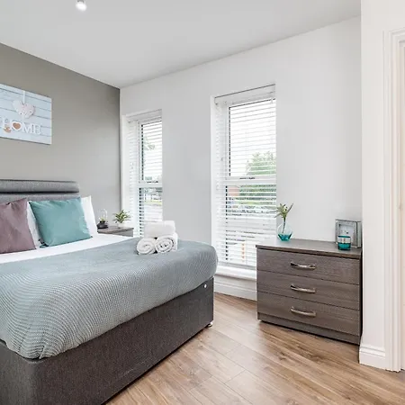 Pluxa Blue Sapphire Luxury Free Parking Free Wifi - Walk Everywhere, Travel, Biz, Leisure Apartment
